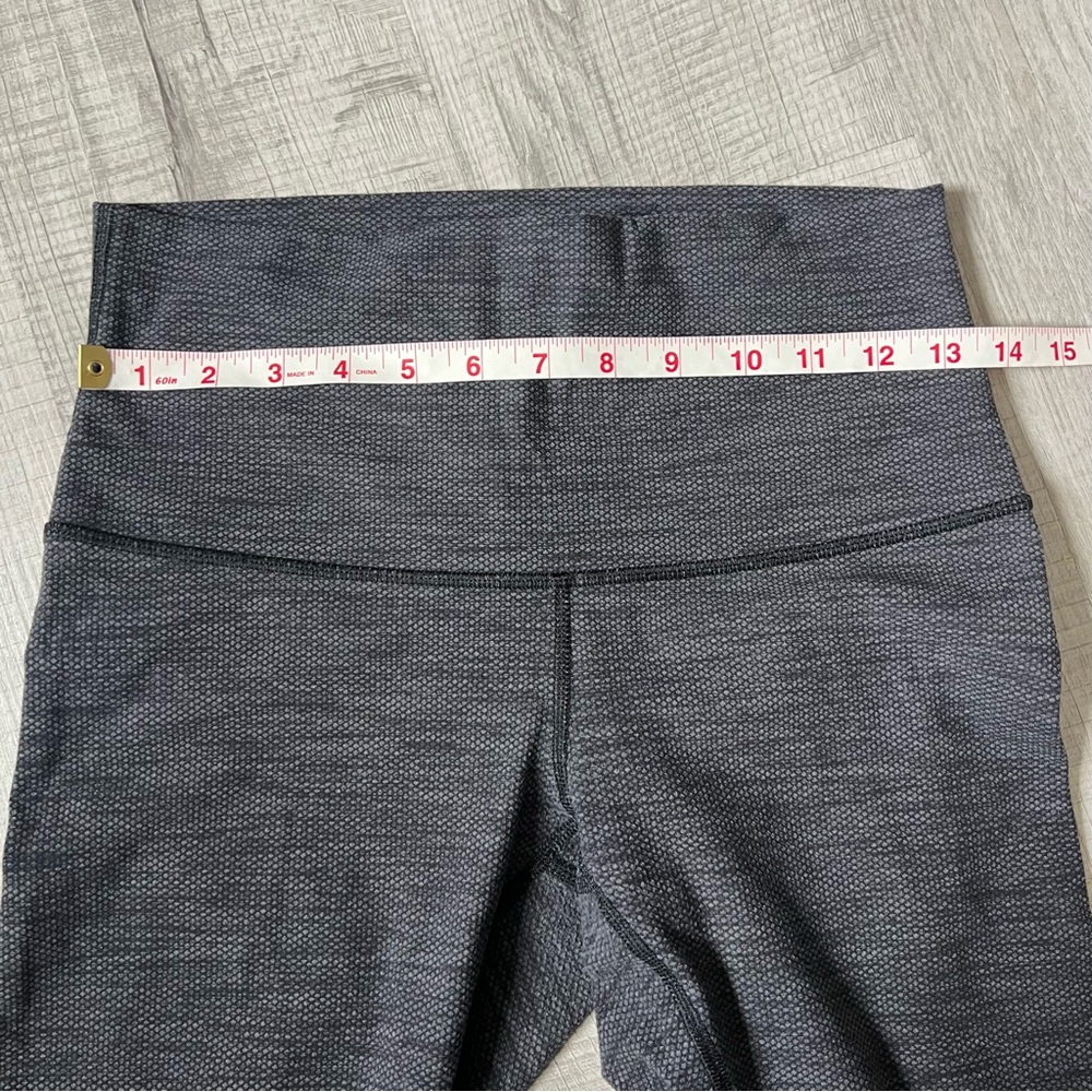 LULULEMON WUNDER UNDER Textured High Rise Tight Cropped Leggings Size 8 - Picture 11 of 12